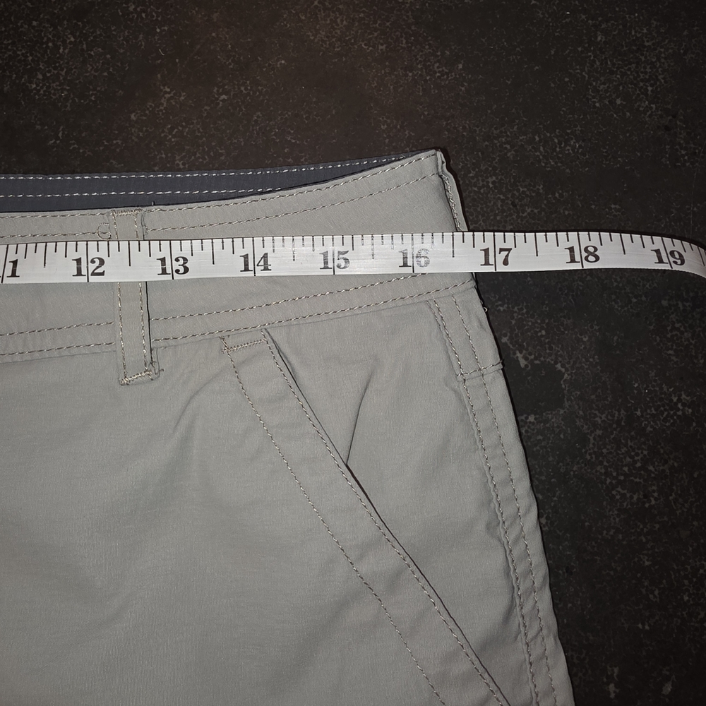 Men's Expedition Hybrid Shorts for Versatile Wear - Picture 9 of 13